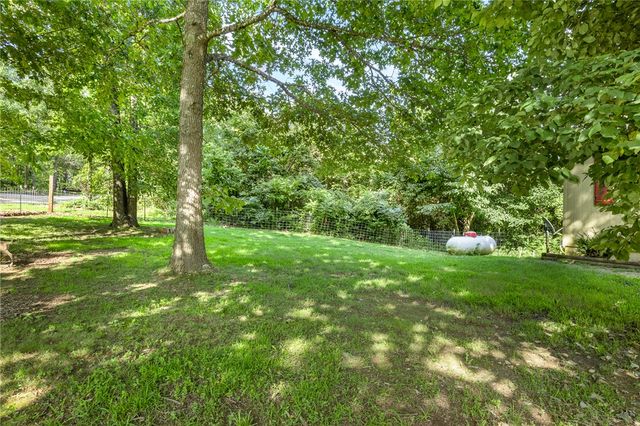 8122 Hopi Drive, Harrison, AR 72601