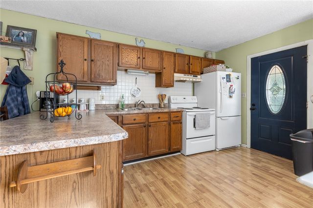 8122 Hopi Drive, Harrison, AR 72601