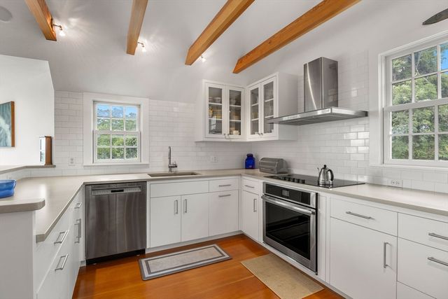 9 Benson Rd, Truro, MA 02666