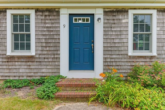 9 Benson Rd, Truro, MA 02666