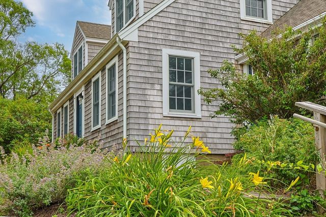 9 Benson Rd, Truro, MA 02666
