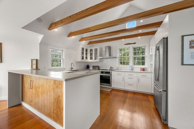 9 Benson Rd, Truro, MA 02666