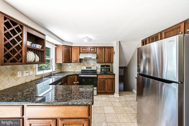 48 GREENTREE LN, Malvern, PA 19355