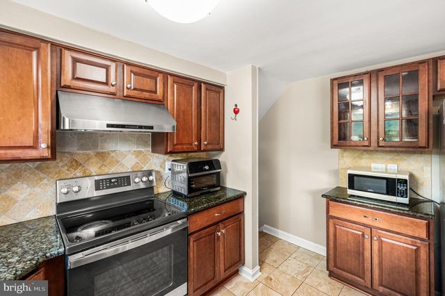 48 GREENTREE LN, Malvern, PA 19355
