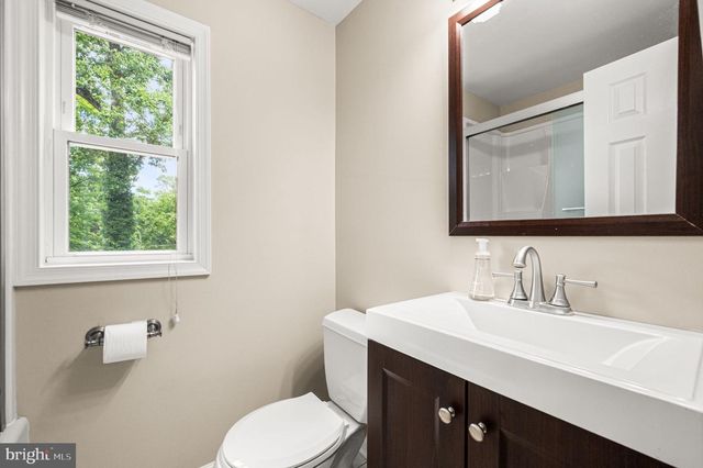 48 GREENTREE LN, Malvern, PA 19355