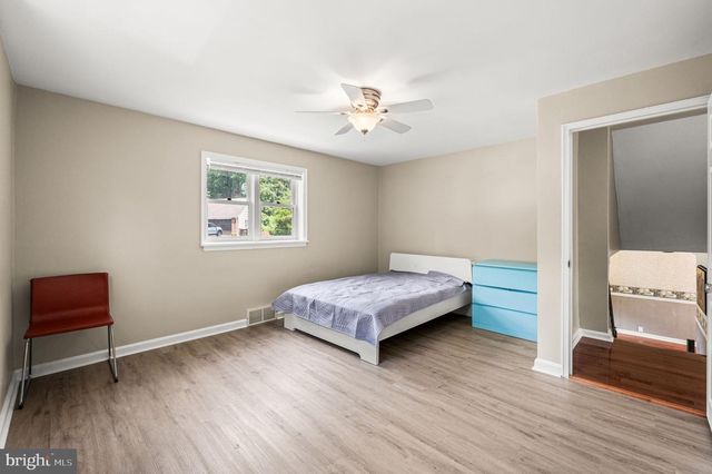 48 GREENTREE LN, Malvern, PA 19355