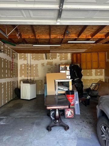 360, 364 N Cypress Street 2, Woodlake, CA 93286