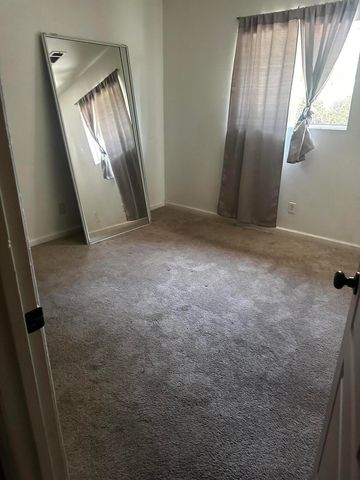 360, 364 N Cypress Street 2, Woodlake, CA 93286