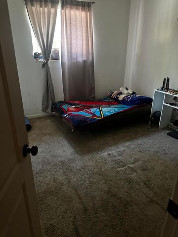 360, 364 N Cypress Street 2, Woodlake, CA 93286