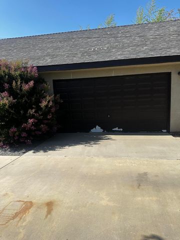 360, 364 N Cypress Street 2, Woodlake, CA 93286