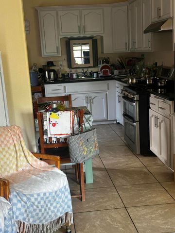 360, 364 N Cypress Street 2, Woodlake, CA 93286