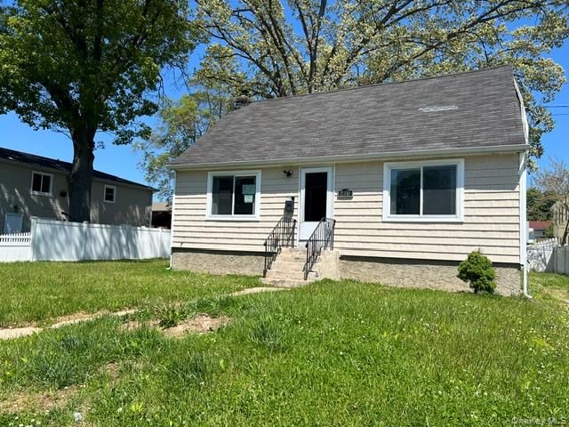216 Manhattan Avenue, Roosevelt, NY 11575
