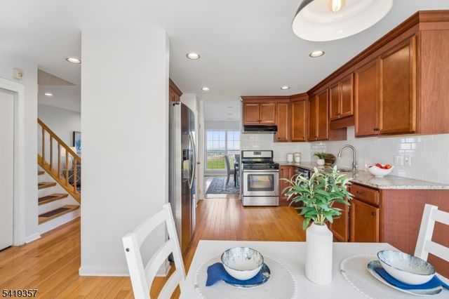163 Dezenzo Ln, West Orange Twp., NJ 07052