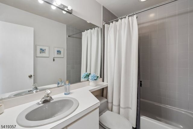 163 Dezenzo Ln, West Orange Twp., NJ 07052