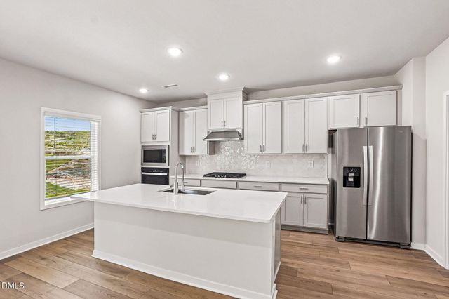 2409 Rosewood Bluff Drive, Zebulon, NC 27597