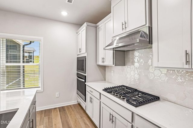 2409 Rosewood Bluff Drive, Zebulon, NC 27597