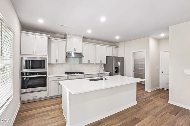 2409 Rosewood Bluff Drive, Zebulon, NC 27597