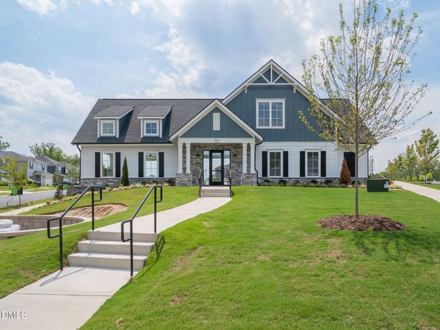 2409 Rosewood Bluff Drive, Zebulon, NC 27597