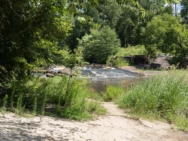 2409 Rosewood Bluff Drive, Zebulon, NC 27597