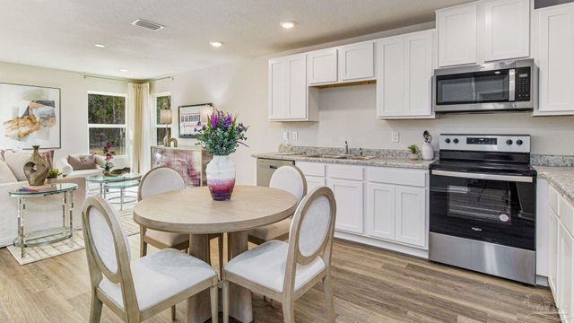 6469 Firefly Dr, Milton, FL 32583