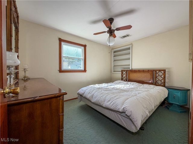 208 Roanoke Avenue, Austintown, OH 44515