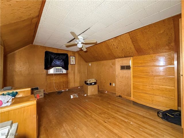 208 Roanoke Avenue, Austintown, OH 44515