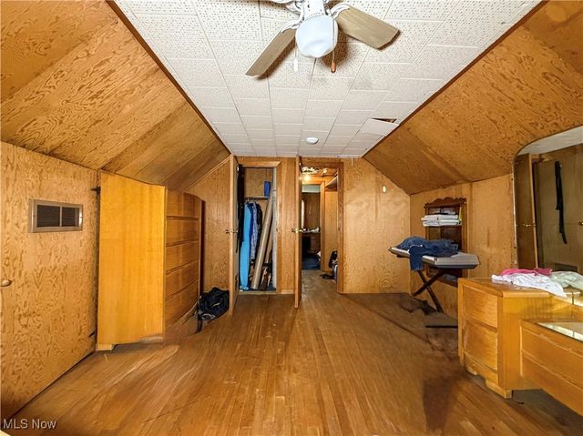 208 Roanoke Avenue, Austintown, OH 44515