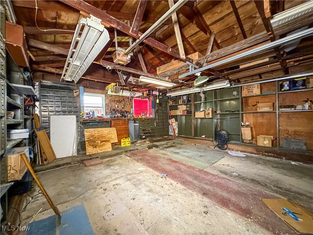 208 Roanoke Avenue, Austintown, OH 44515