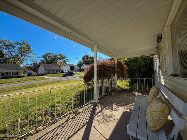 208 Roanoke Avenue, Austintown, OH 44515