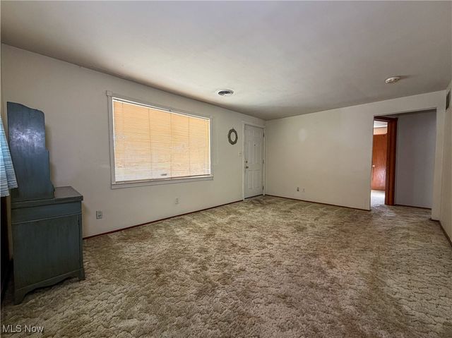 208 Roanoke Avenue, Austintown, OH 44515