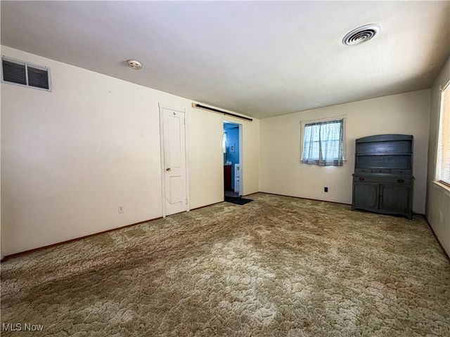 208 Roanoke Avenue, Austintown, OH 44515