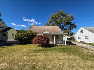 208 Roanoke Avenue, Austintown, OH 44515