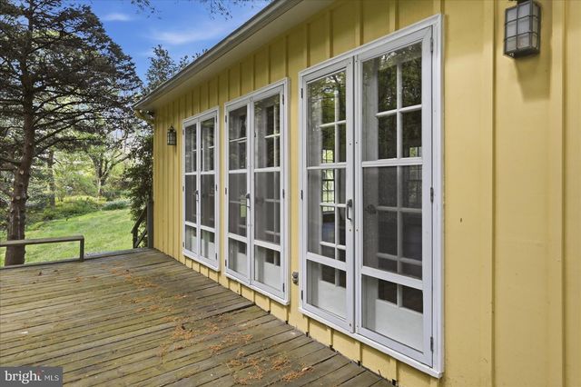2674 FIVE POINTS RD, Marshall, VA 20115