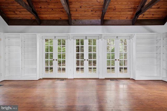 2674 FIVE POINTS RD, Marshall, VA 20115