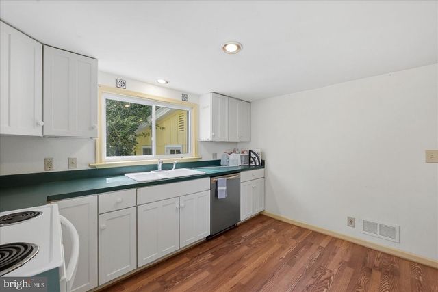 2674 FIVE POINTS RD, Marshall, VA 20115