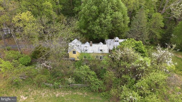 2674 FIVE POINTS RD, Marshall, VA 20115