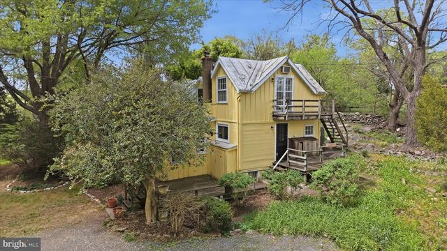 2674 FIVE POINTS RD, Marshall, VA 20115