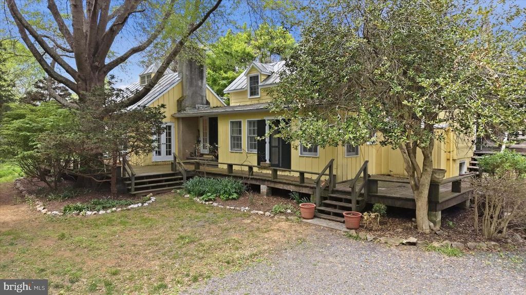 2674 FIVE POINTS RD, Marshall, VA 20115