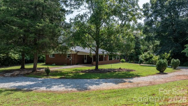 4370 Dynasty Lane, Hudson, NC 28638