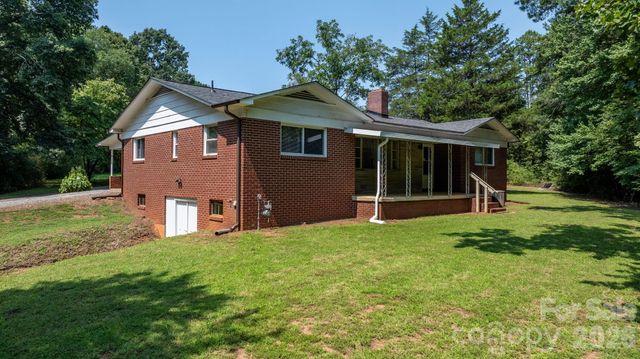 4370 Dynasty Lane, Hudson, NC 28638