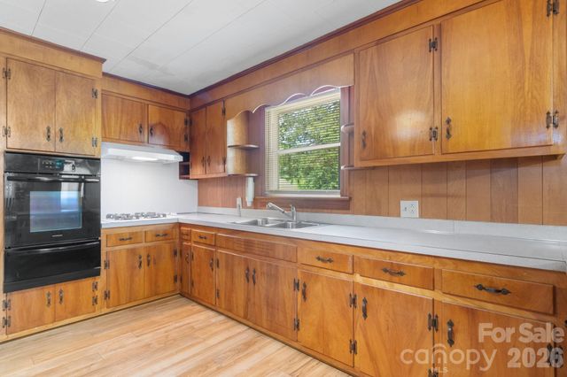 4370 Dynasty Lane, Hudson, NC 28638