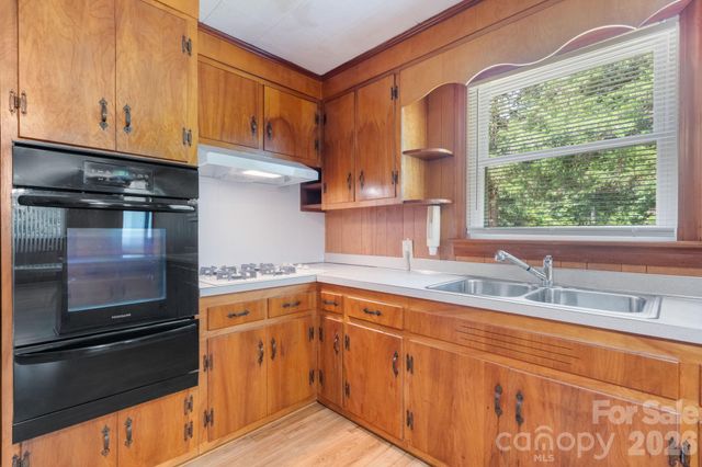 4370 Dynasty Lane, Hudson, NC 28638