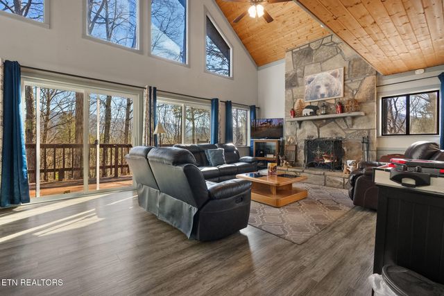 4112 Hillcrest Road, Sevierville, TN 37862