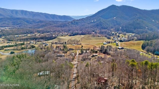 4112 Hillcrest Road, Sevierville, TN 37862
