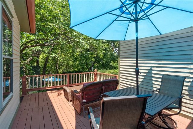 5 Summit Street, Eureka Springs, AR 72632