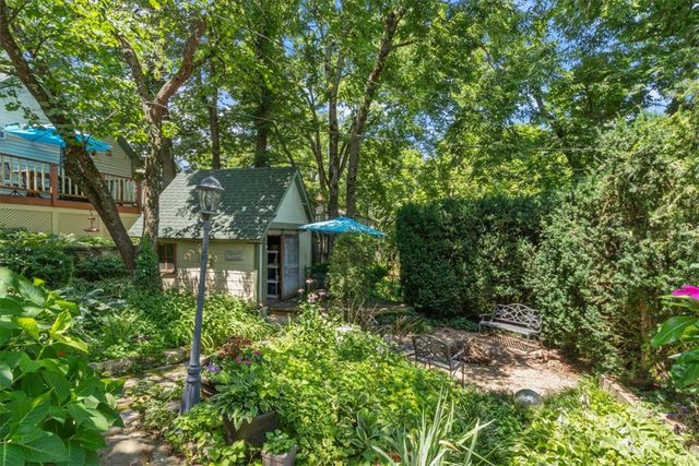 5 Summit Street, Eureka Springs, AR 72632