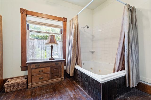 5 Summit Street, Eureka Springs, AR 72632