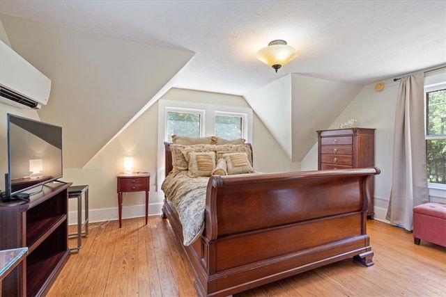 5 Summit Street, Eureka Springs, AR 72632
