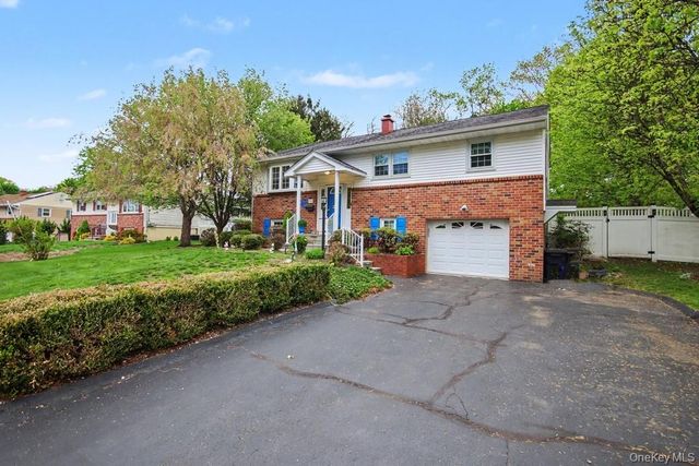 35 Sengstacken Drive, Stony Point, NY 10980