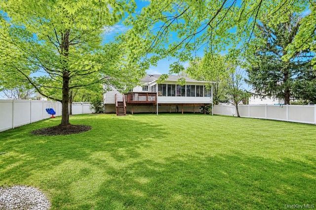 35 Sengstacken Drive, Stony Point, NY 10980